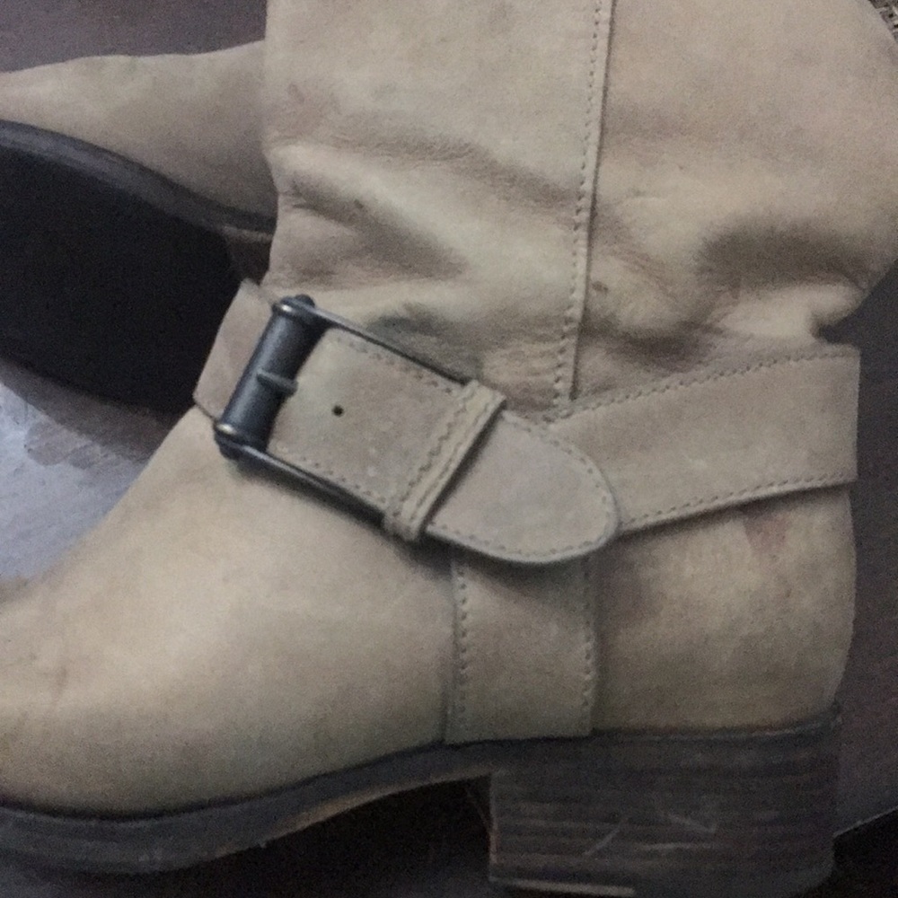 Shoes - Picture 7 of 7